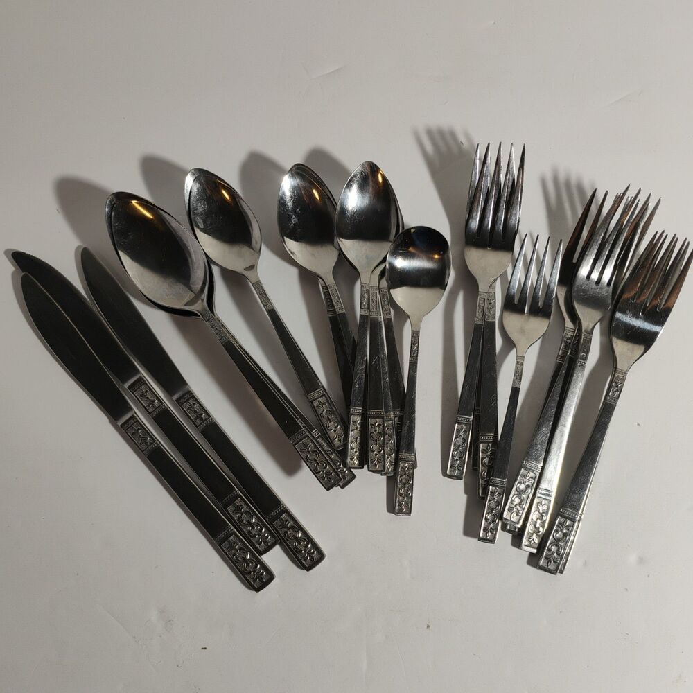 Vtg Customcraft Stainless Steel CUS3 Fleur de Lis Partial Set Lot Flatware 27 pc
